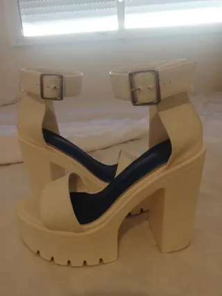 Tacones blancos plataforma