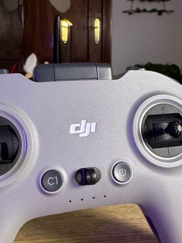 Controlador DJI cinza