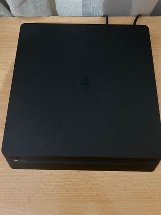 PS4 (PlayStation 4) Negra + Juegos