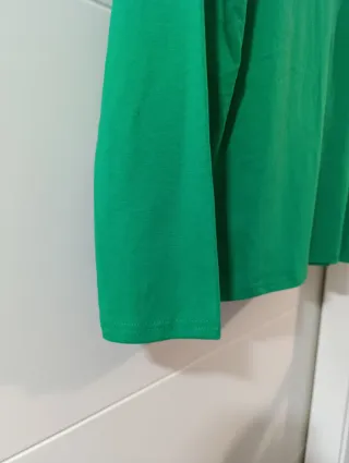 Camiseta Boteli verde mujer manga larga.