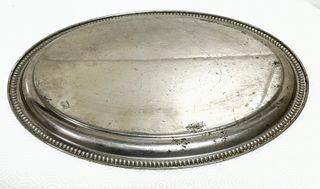 Bandeja  antiga ovalizada em metal não precioso
