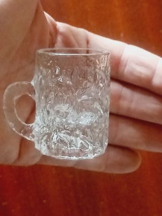 6 Cálices em vidro com asa