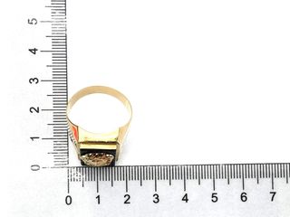 sello oro 18k con onix