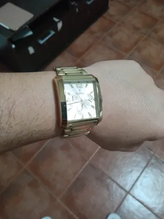 Reloj Festina Dorado Cronógrafo