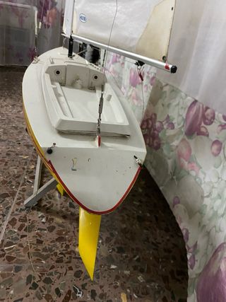Barco velero RC ESP 032