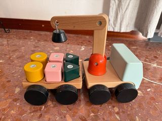 Grúa de madera UPPSTÅ multicolor Ikea