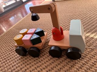 Grúa de madera UPPSTÅ multicolor Ikea