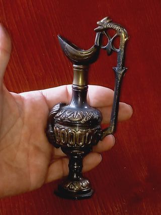 Miniatura Jarra Decorativa em bronze ornamentado