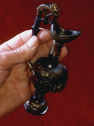 Miniatura Jarra Decorativa em bronze ornamentado