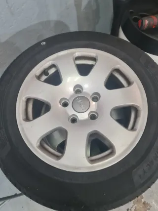 4 Neumáticos en Muy Buenas Condiciones