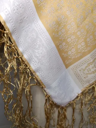 BONITO PAÑUELO TIPO SEDA INDUMENTARIA TRADICIONAL