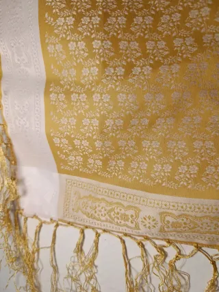 BONITO PAÑUELO TIPO SEDA INDUMENTARIA TRADICIONAL