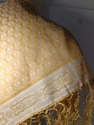 BONITO PAÑUELO TIPO SEDA INDUMENTARIA TRADICIONAL