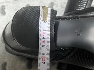 Botines negros tacón efecto piel serpiente