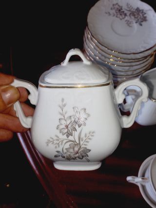 Serviço de Chá Vista Alegre com fio de ouro - 27 P