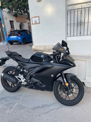 Yamaha YZF R125 2023 Negra