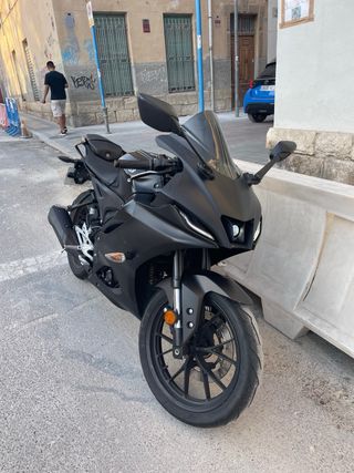Yamaha YZF R125 2023 Negra