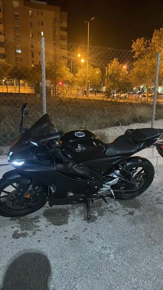 Yamaha YZF R125 2023 Negra