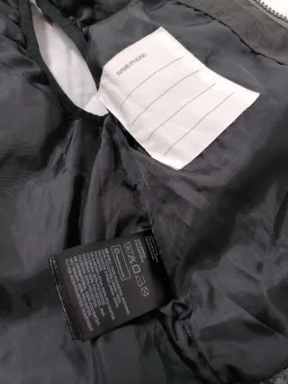 Gilet imbottito bimbo con cappuccio T. 6-7 anni.