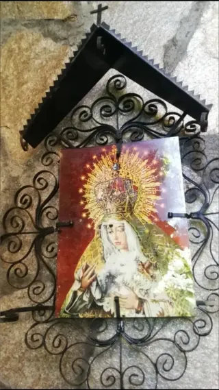 ALTAR o CAPILLA Virgen Dolorosa MACARENA (forja)