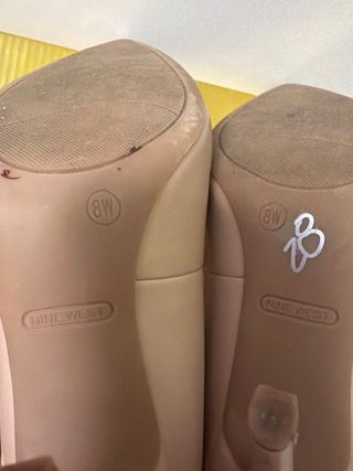 Tacones West Beige y Dorado Talla 38 americana.39
