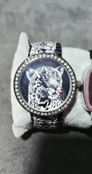 Lote 2 Relojes Mujer Diseño Animal y Corazones