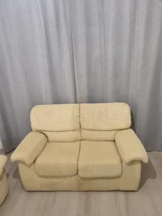 2 sofás beige de tela