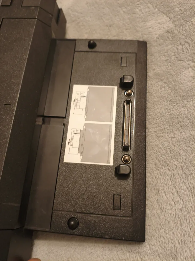 Docking Station Dell K09A – Buen estado afbeelding 2