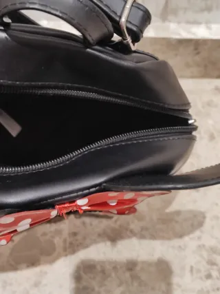 Bolso Mochila Minnie Negro y Rojo