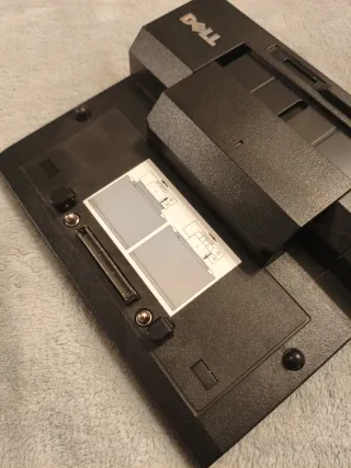 Docking Station Dell K07A – Buen estado