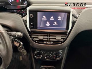 Peugeot 2008 Signature PureTech 110 S&S 6 Vel. MAN