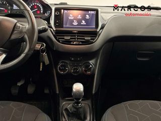 Peugeot 2008 Signature PureTech 110 S&S 6 Vel. MAN