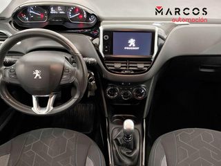 Peugeot 2008 Signature PureTech 110 S&S 6 Vel. MAN