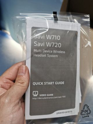 Auricular DECT inalámbrico dúo para llamadas Plantronics SAVI W720