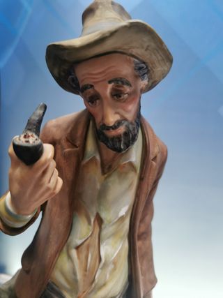 Lámpara de sobremesa con figura porcelana capodimonte