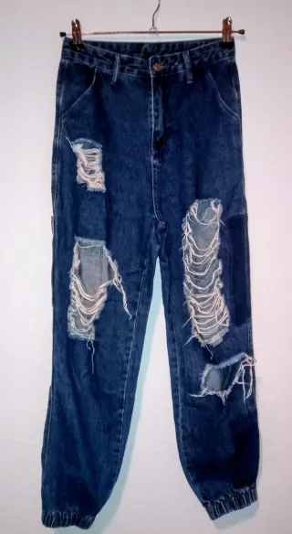 Pantalón vaquero Shein desgarrado