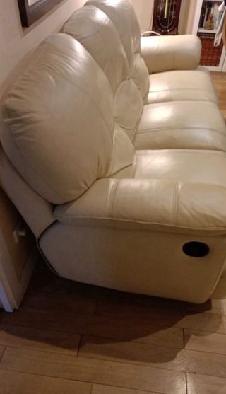 Sofá relax de piel beige