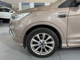 FORD Kuga Vignale 2.0 TDCi Auto-Start-Stop 132 kW (180 CV) 4x4 PowerShift