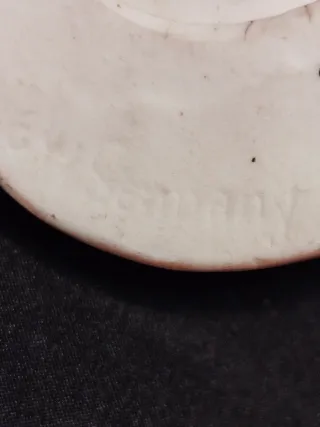 Antica acquasantiera angelo e agnello