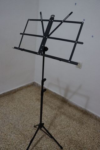 Atril soporte música pentagrama