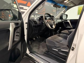 TOYOTA Land Cruiser 2.8 D-4D GX