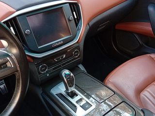 Maserati Ghibli 3.0 V6 BT 330CV RWD