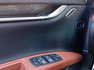 Maserati Ghibli 3.0 V6 BT 330CV RWD