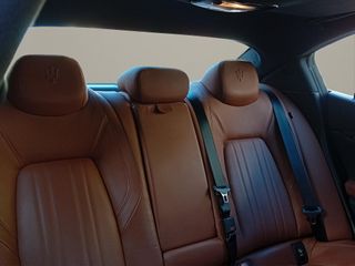 Maserati Ghibli 3.0 V6 BT 330CV RWD