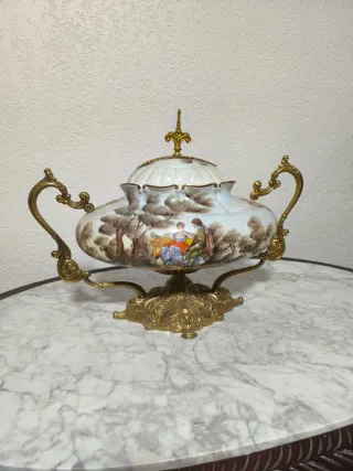 Antigua sopera centro de mesa pintada a mano