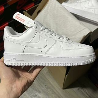 Nike Air Force 1 Triple White Taglia 40 Stella