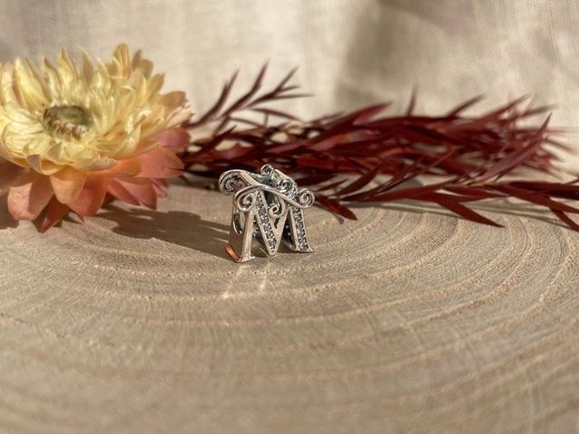 Charms Letras Brillantes Estilo