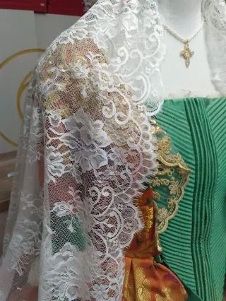 Mantilla Fallera Blanca a Estrenar