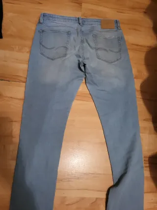 Lote 3 vaqueros hombre Xl y 2 camisas L.