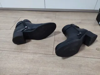 Botines chika10 Negros Talla 38